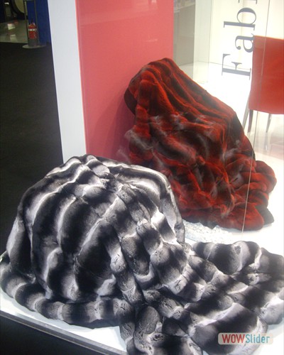 Composizione coperte Chinchillà naturale e rosso